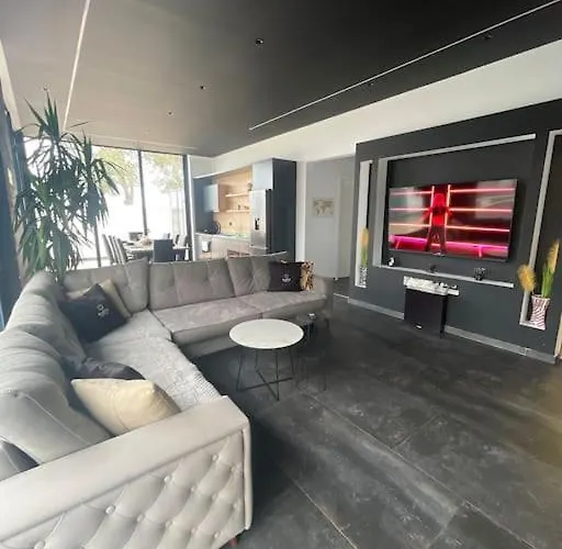 Sueno Luxury Villa *